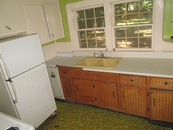 4th image of 2906 W Lee St