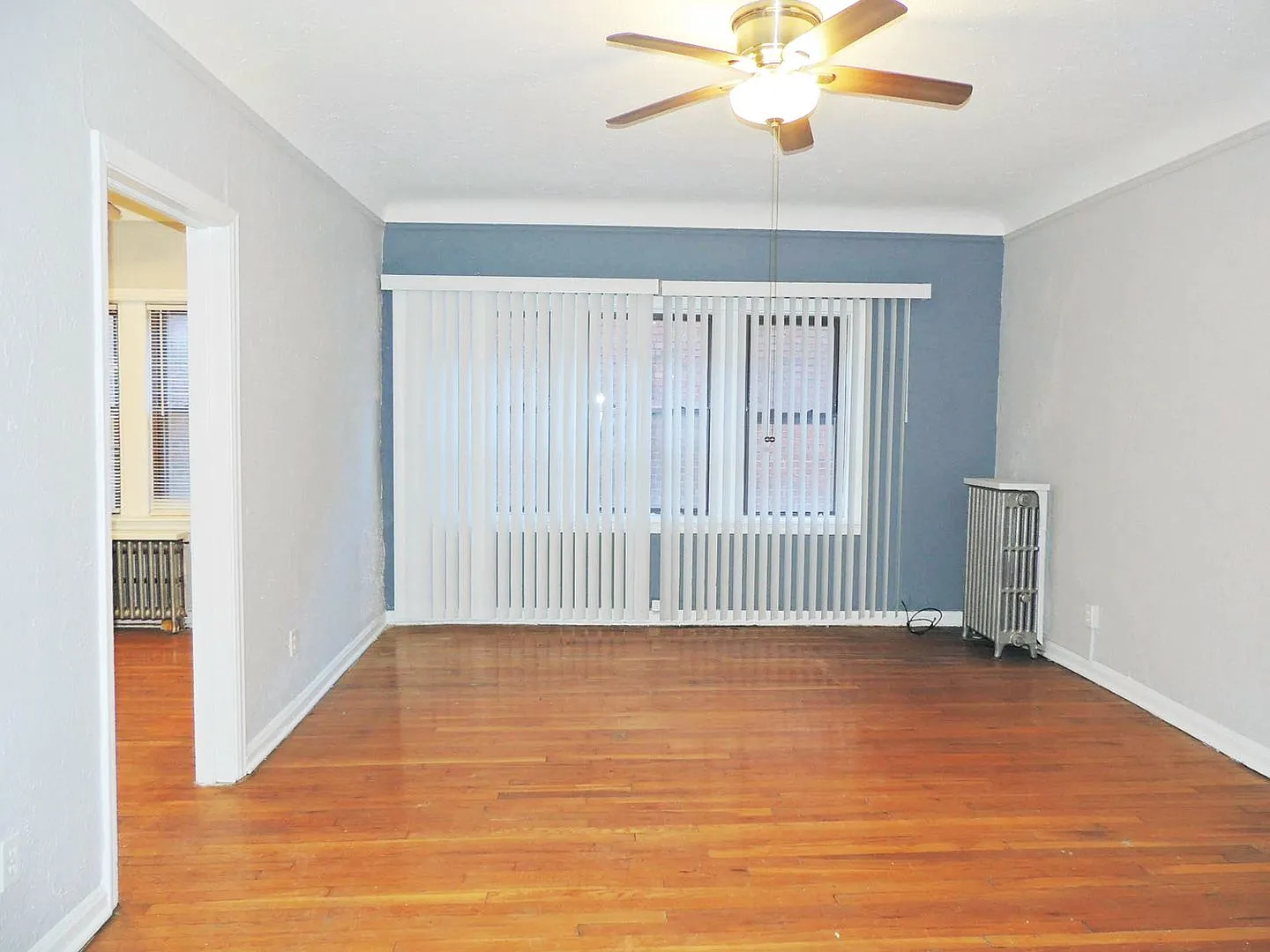 Lee-Yorkshire Apartments — Photo 2