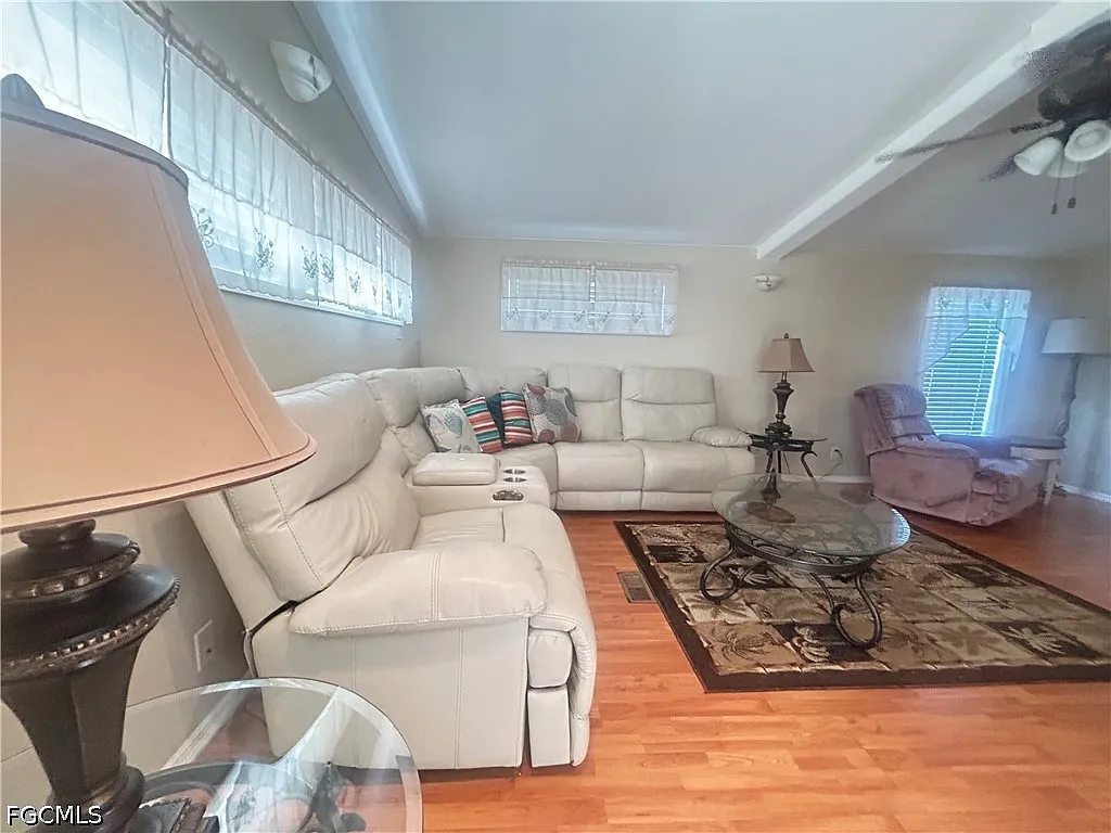 2 bed, 2.0 bath, 816 sqft, $1,400 — Photo 4