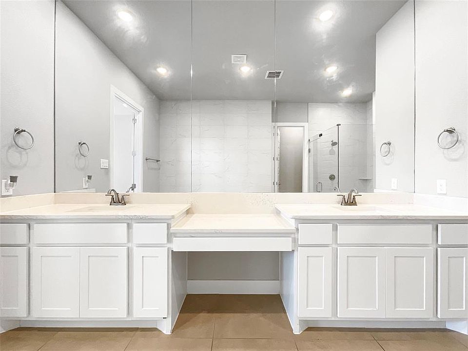 1st image of 5910 Enclave Dr #5910