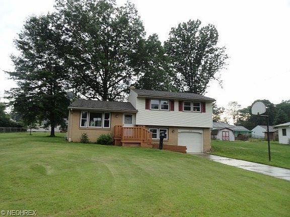 2nd image of 3350 Myrwood Ln