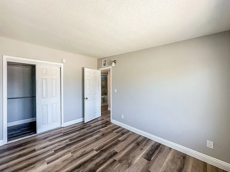 1117 Iris Ave — Photo 25
