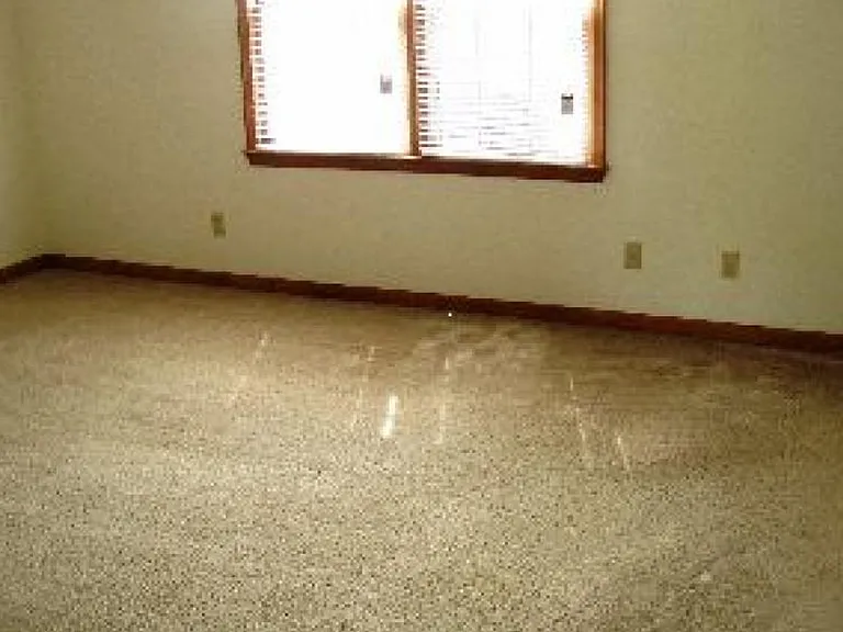 102 Settlement Dr — Photo 4