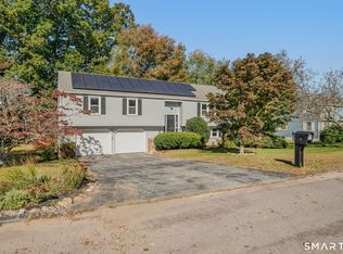 6 Cross Drive, Waterford, CT 06385