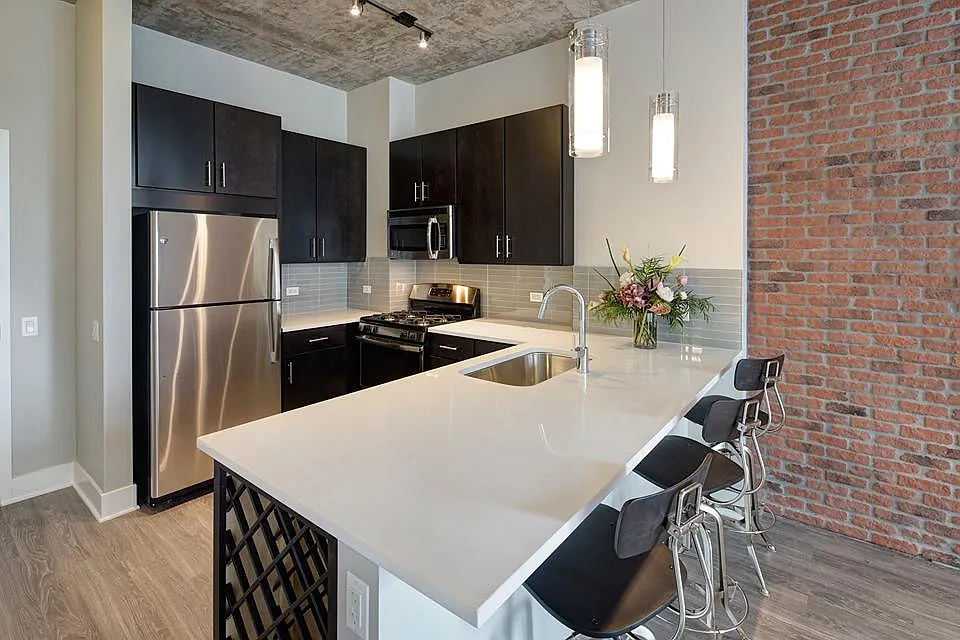 968-998 S Wells St #423