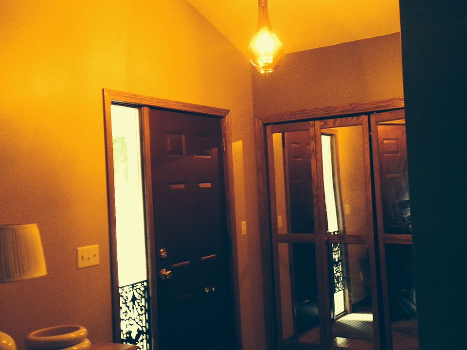 2nd image of 104 N Main St