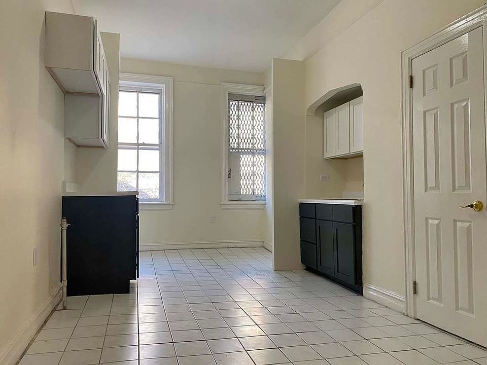 1st image of 135 Montrose Ave APT 2L