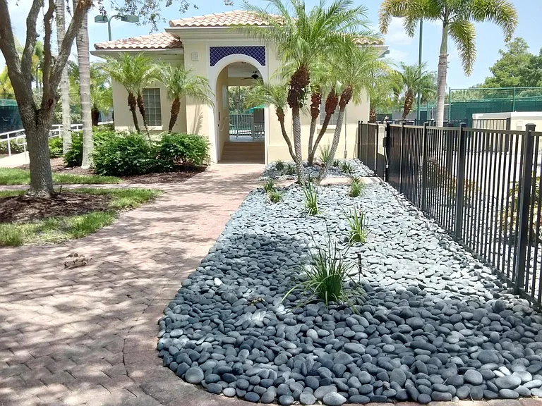 7615 Camminare Dr — Photo 25