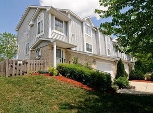320 Stevens Ct, Grayslake, IL