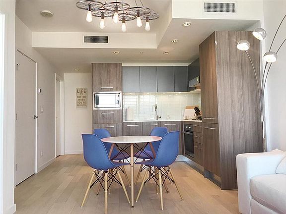 2nd image of 2220-510 Kings Way
