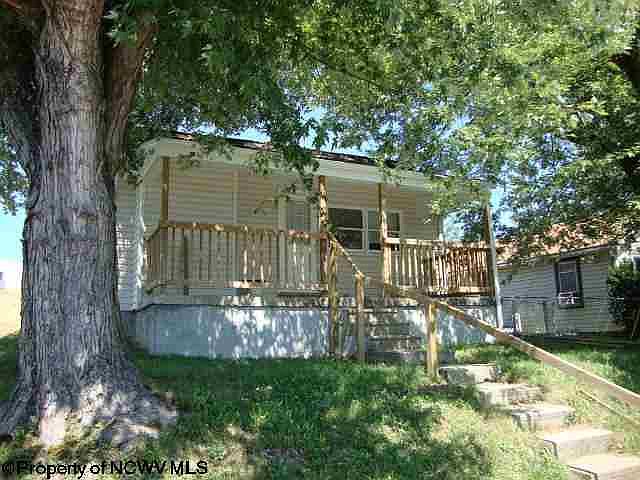1st image of 76 Fairmor Dr