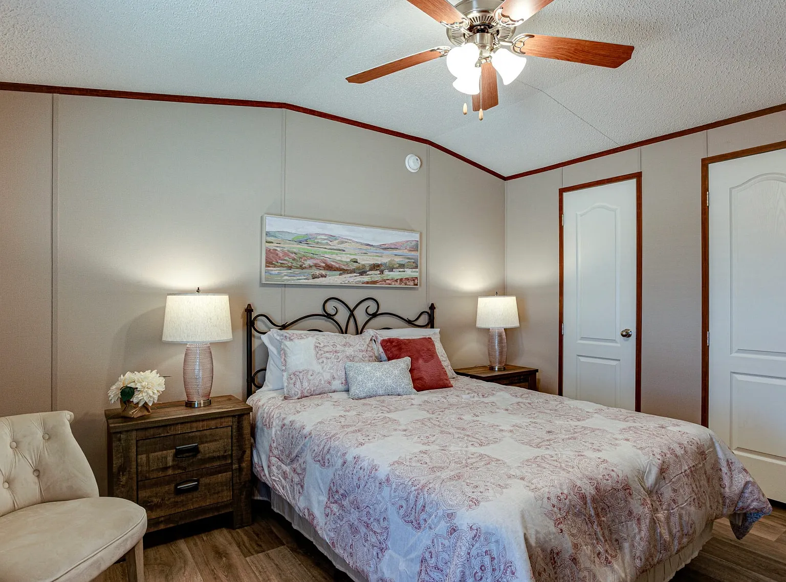 3 bed, 942 sqft, $1,000 — Photo 3