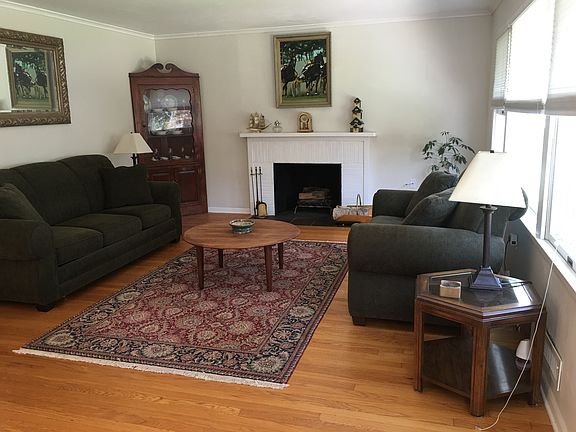 2nd image of 17 Seneca Ave