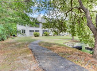 108 Greenmeadow Dr, Goose Creek, SC 29445