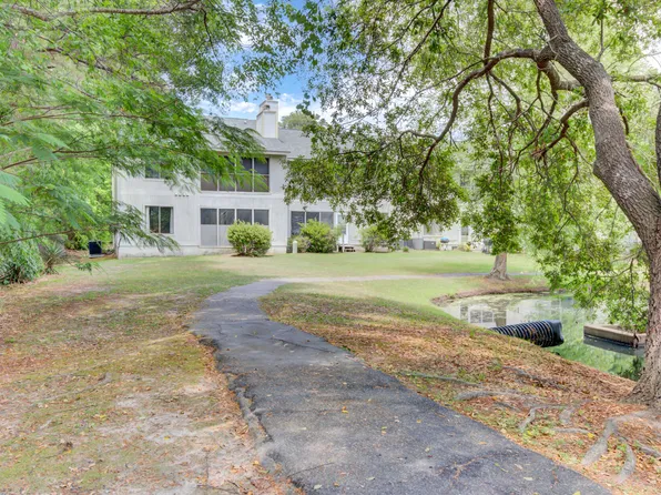 108 Greenmeadow Dr, Goose Creek, SC 29445