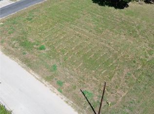 601 Universal St #B, Navasota, TX 77868