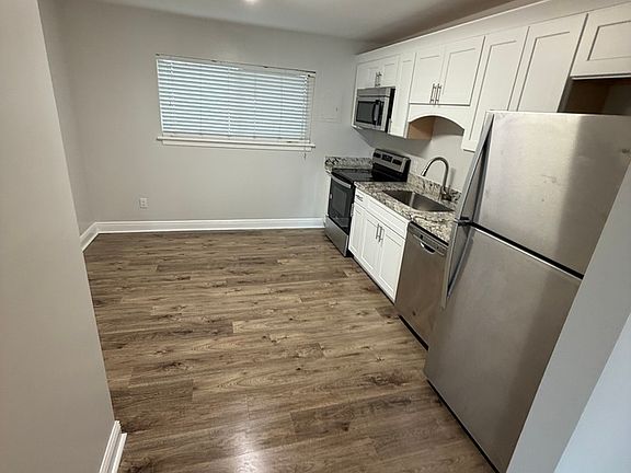 4th image of 139 McDonnell Ave APT 19