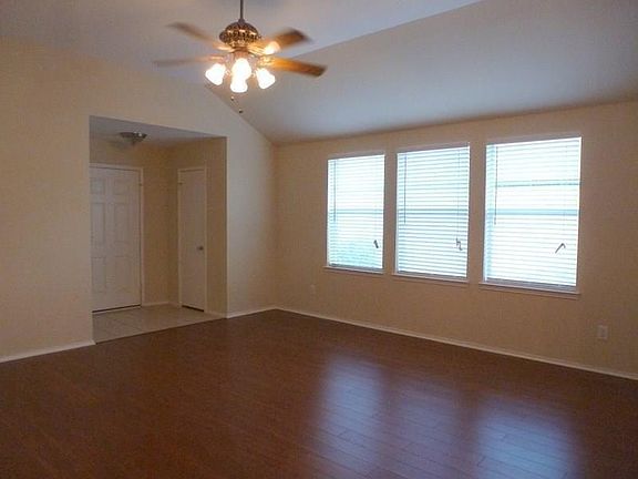 5th image of 1416 Kittyhawk Dr