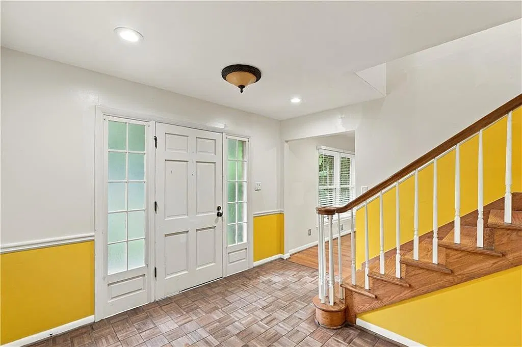 4 bed, 3.0 bath, 2560 sqft, $3,000 — Photo 4