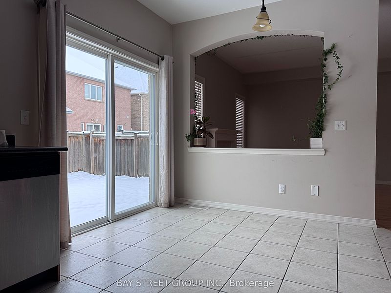 Burlington House for rent - 4 Bedrooms — photo 9