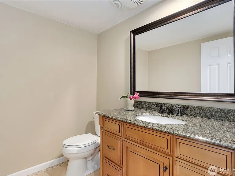 18829 SE 46th Way — Photo 20