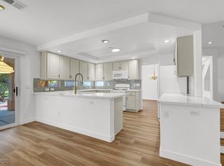 9824 Babys Breath Ct, Las Vegas, NV 89183
