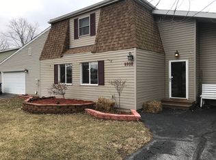 9208 Fairbanks St, Crown Point, IN 46307