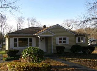1 Burr Hill Ter, North Branford, CT 06471