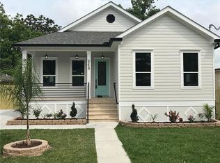 2229 Plaza Dr, Chalmette, LA 70043