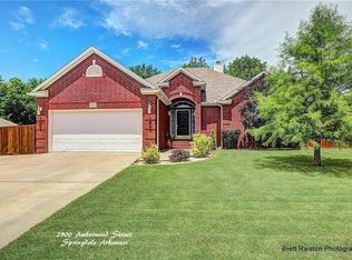 2900 Amberwood St, Springdale, AR 72762