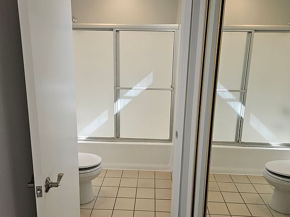 3rd image of 1226 S Shenandoah St #104