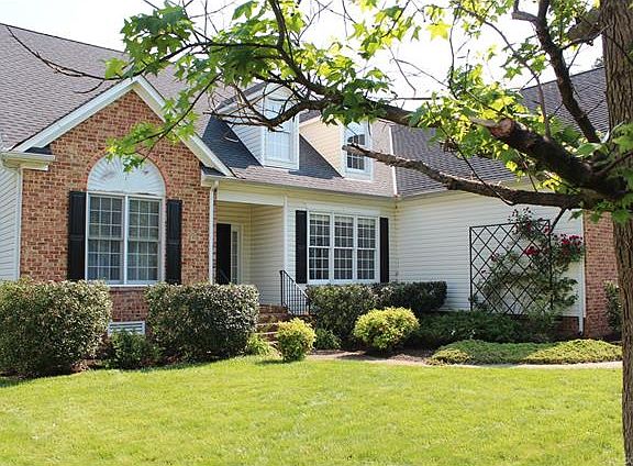 2nd image of 806 Green Vista Dr