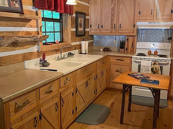 Spacious Kitchen 