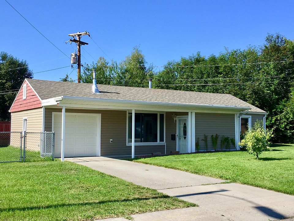 1st image of 104 Bentley Dr