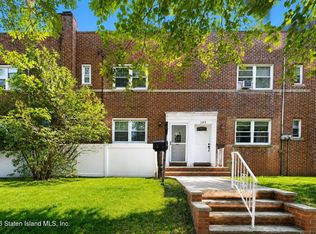 101 Beechwood Pl, Staten Island, NY 10314