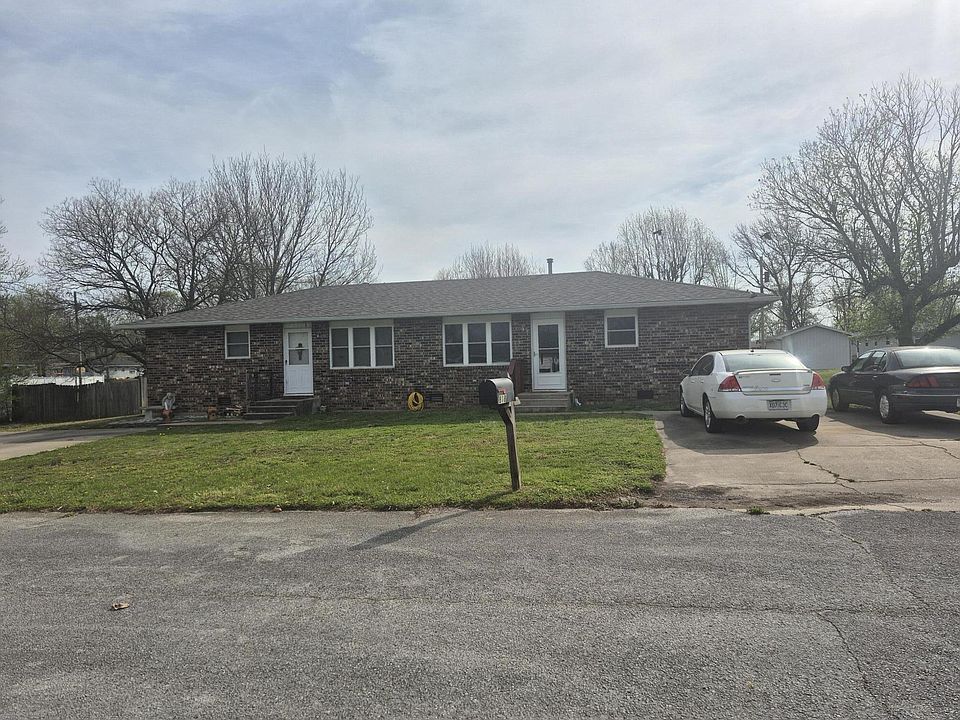 1st image of 816 & 818 Looney Street