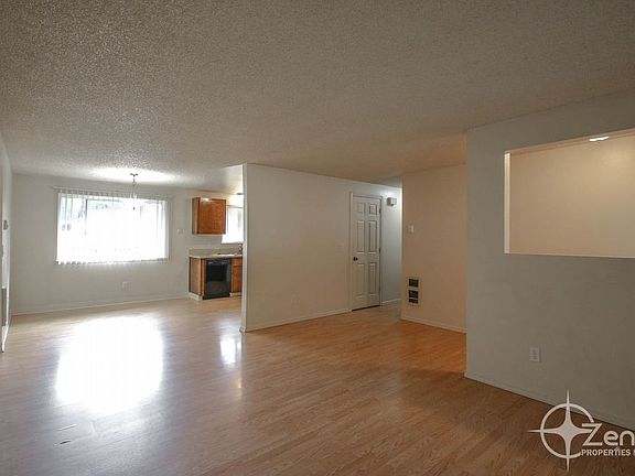 4th image of 3605 NE 135th Ave