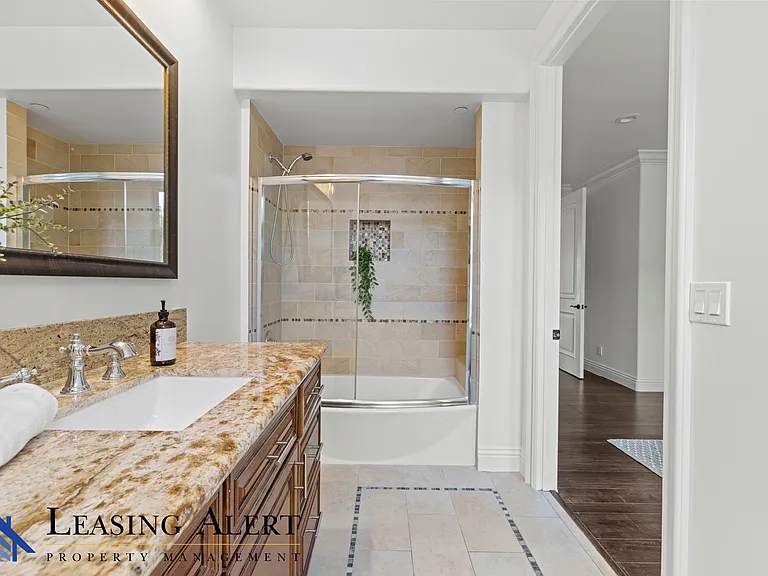 5012 Gerald Ave — Photo 41