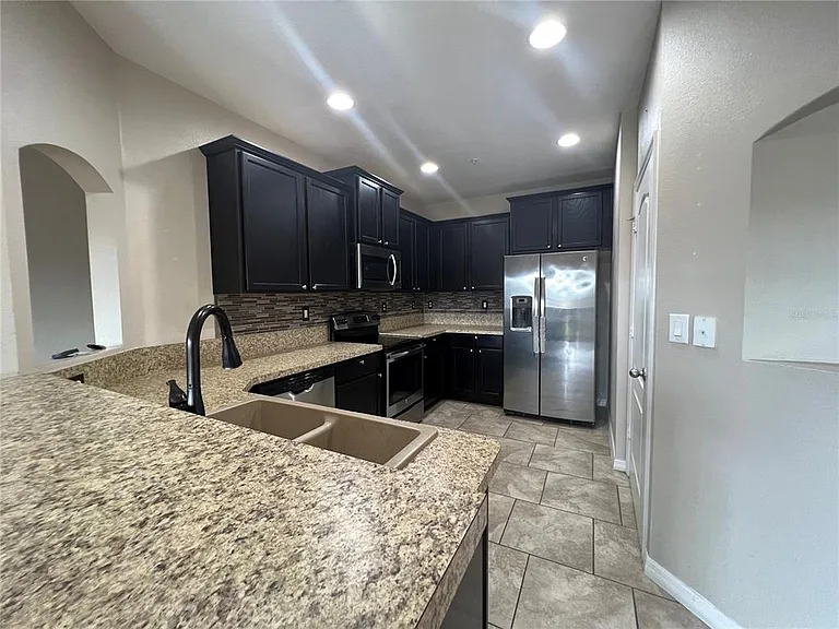 2137 Betsy Ross Ln #2137 — Photo 10