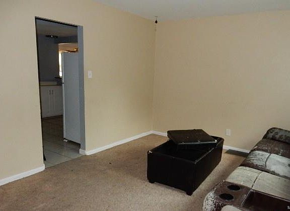 3rd image of 534 Holiday Ave