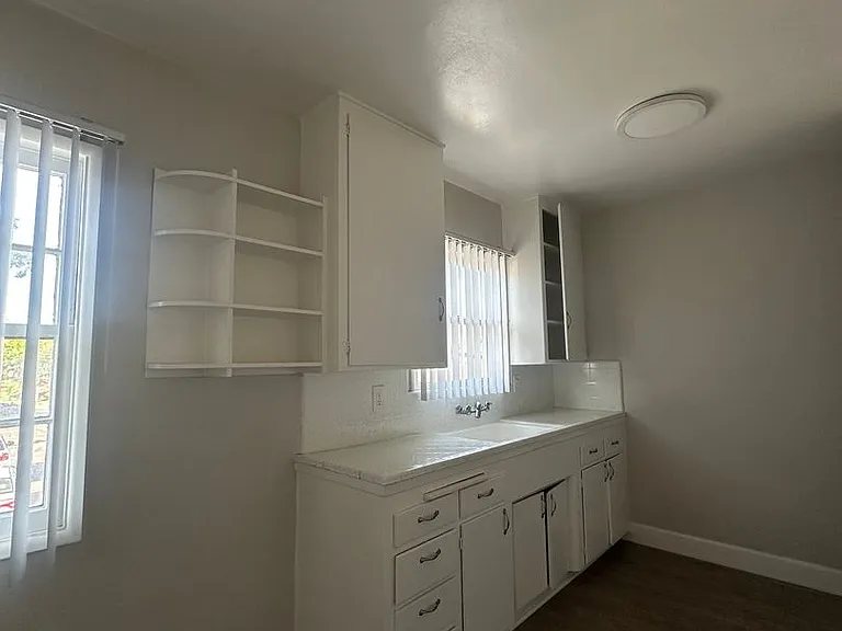 116 S Orange Ave — Photo 8