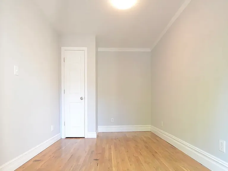 301 Van Buren St #2R — Photo 5