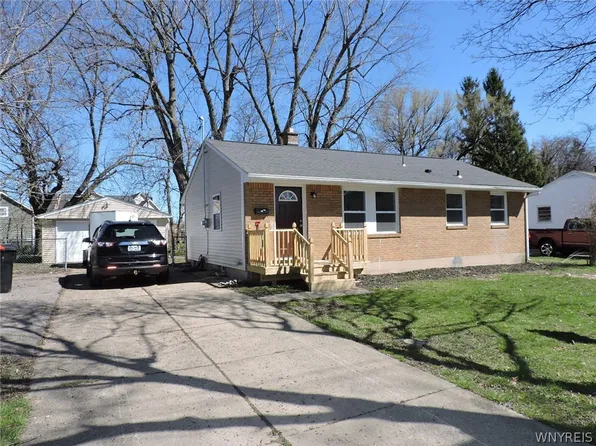 60 Sturm St, Lancaster, NY 14086