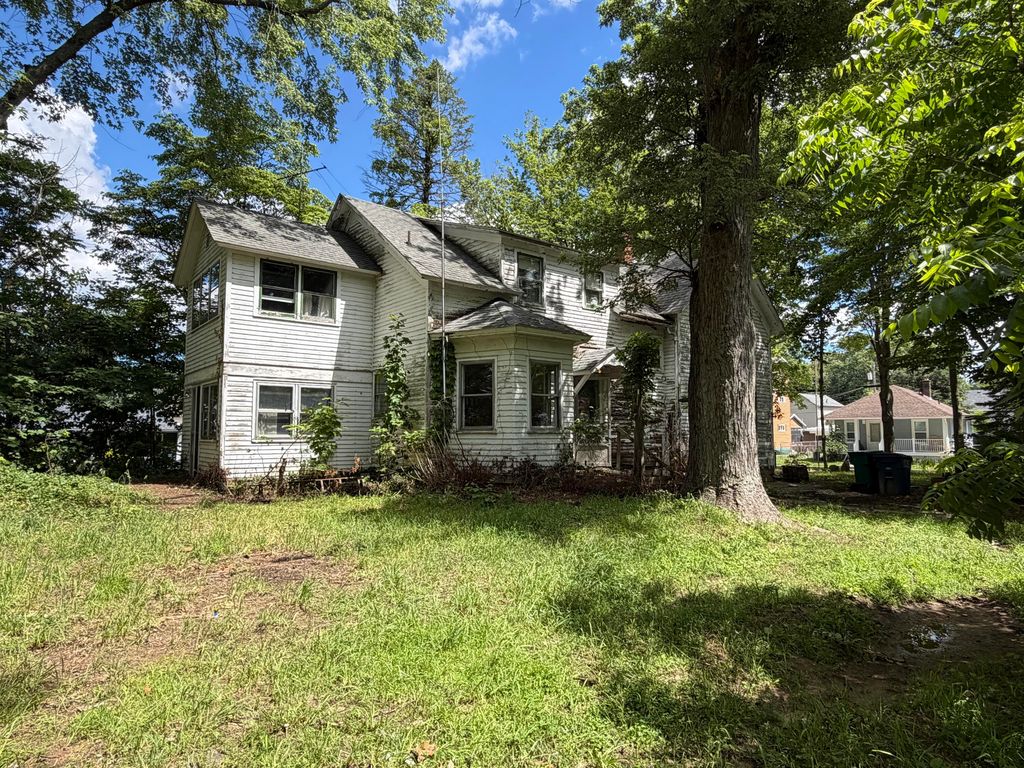 416 Greenleaf St, La Porte, IN - View 2