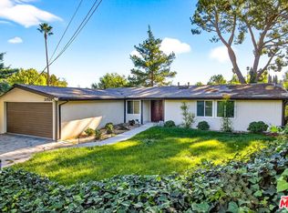 20524 Rhoda St, Woodland Hills, CA 91367