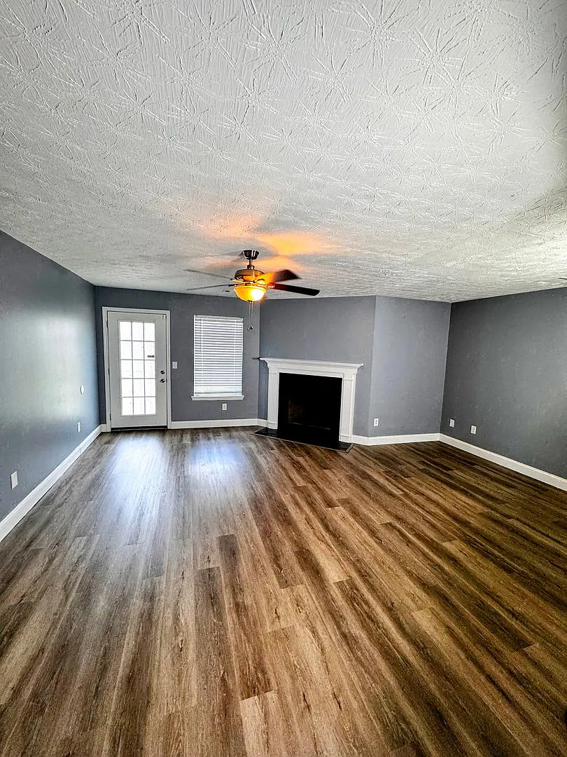 3-Bedroom, 2.5 Bath Townhome for Rent in Decatur, GA | Freshly painted & Modern Kitchen — Photo 3