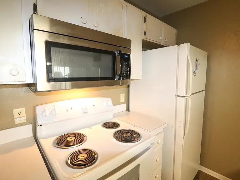 4000 SW 23rd St #5-307 — Photo 3
