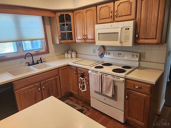 4th image of 8355 Julie Marie Dr