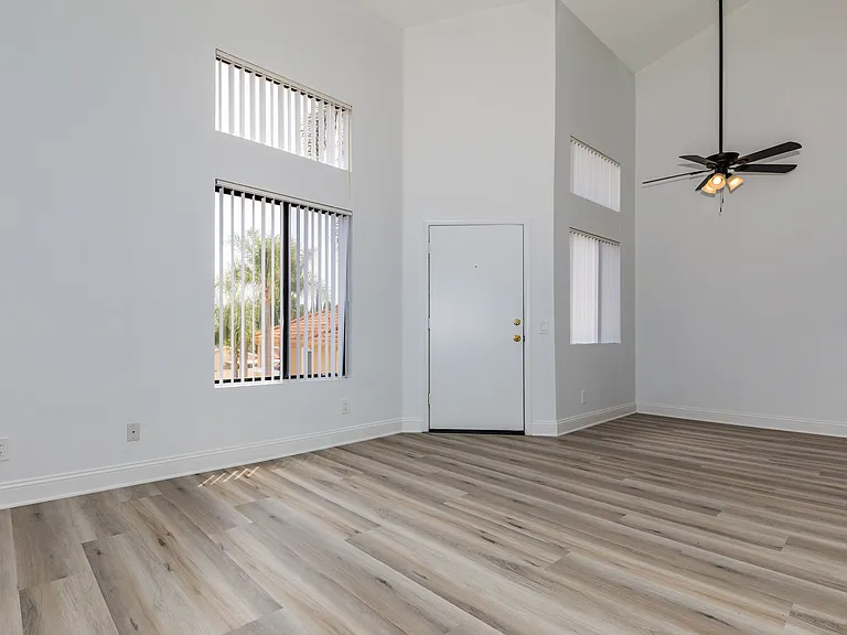 Portofino Apartments — Photo 18