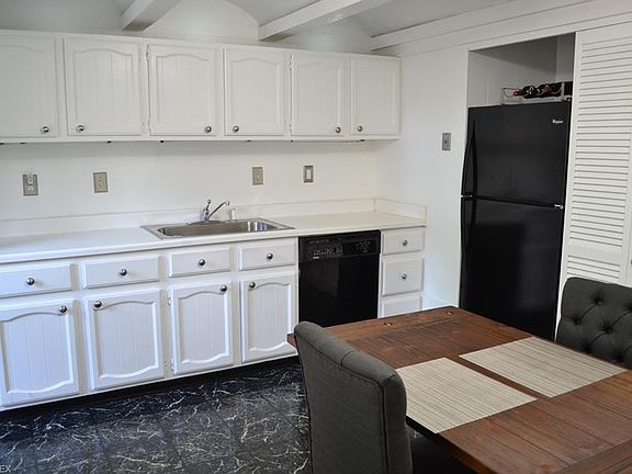 4th image of 6636 N Berkley Sq #G-6